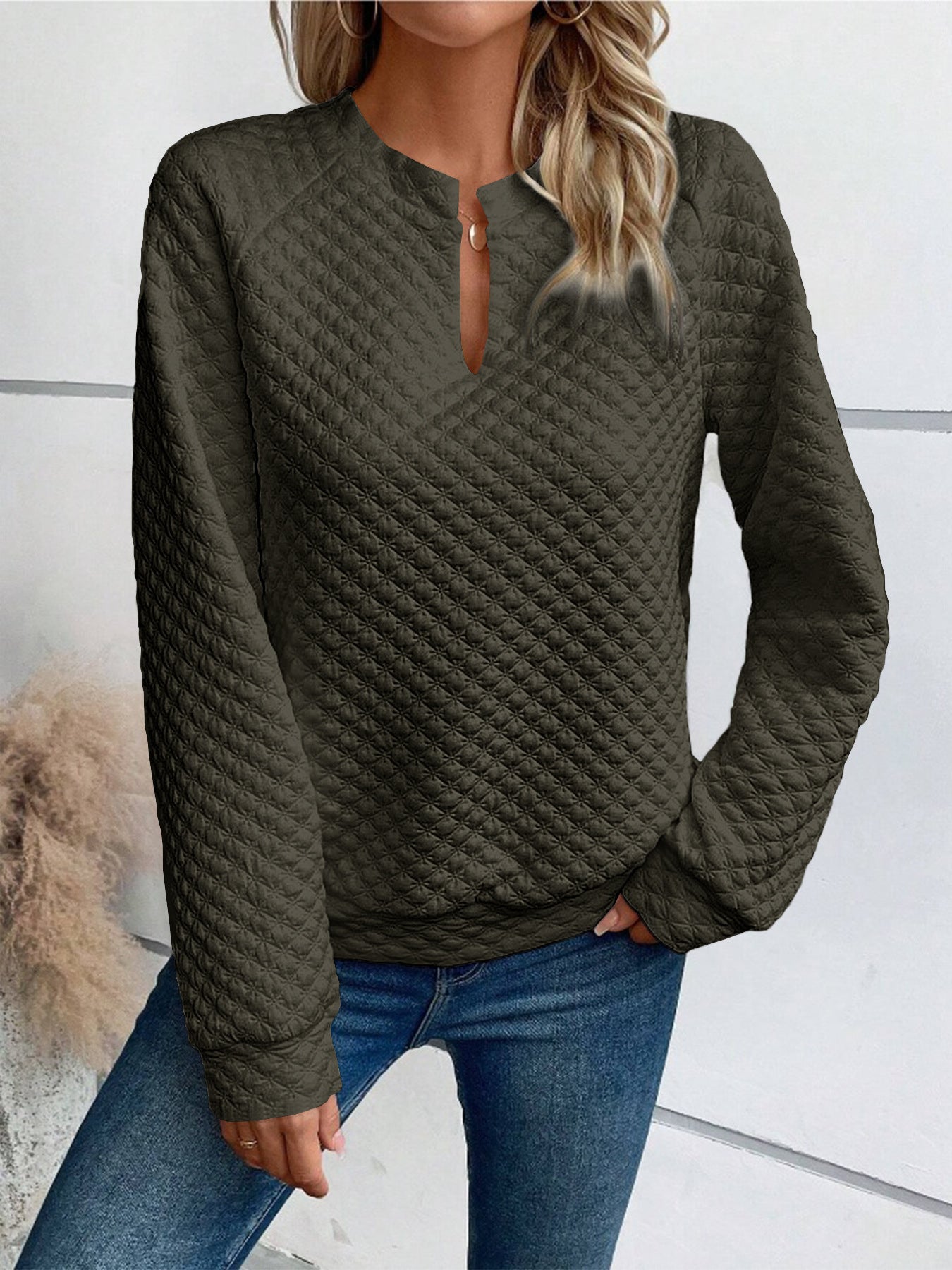 Solid color deep V-neck long-sleeved casual sweatshirt